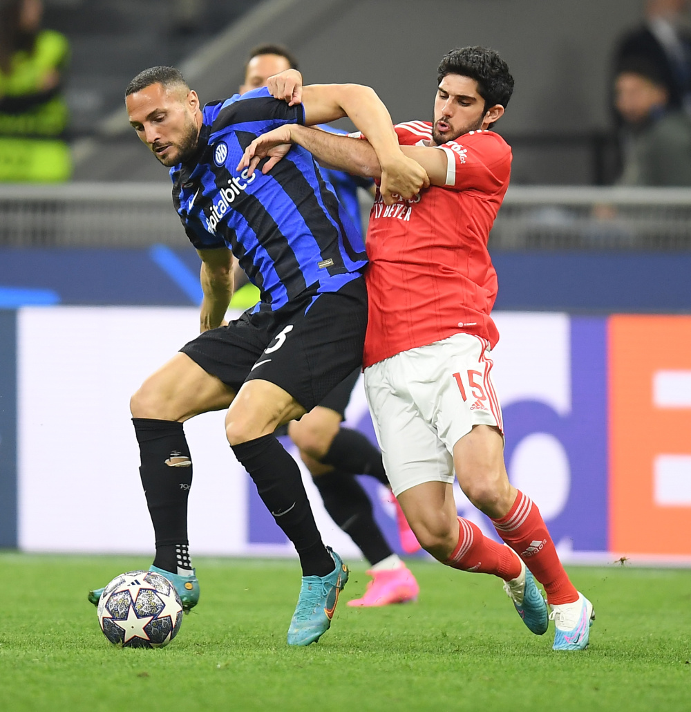 剑指三分，阿森纳晒欧冠赛前海报：萨卡单人出镜（志在三分！阿森纳发布欧冠赛前海报：萨卡独自亮相）