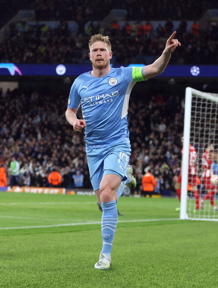 0-1！英意豪门欧冠巅峰对决：7亿战舰连伤两员大将 88分钟惨遭绝杀（0-1！英意豪门欧冠巅峰战：7亿舰队伤退两将，第88分钟吞绝杀）