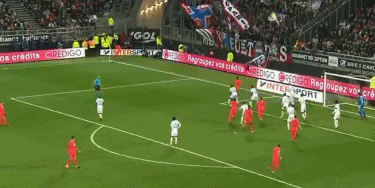 篮球篮网球队更换战术，提高进攻效率