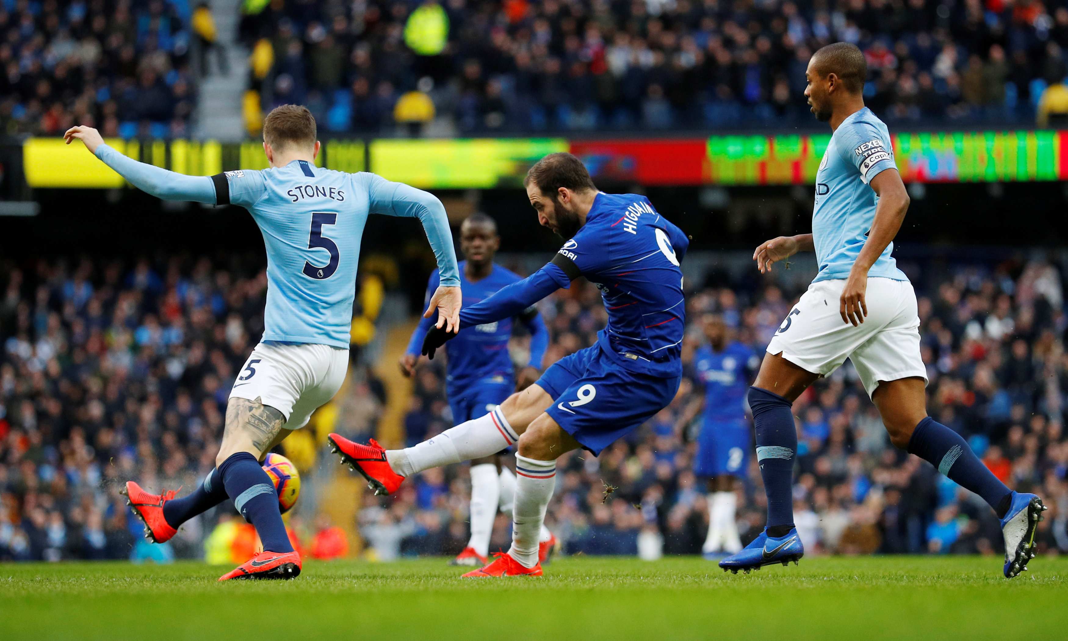 英超：阿森纳客场3-1击败诺维尔