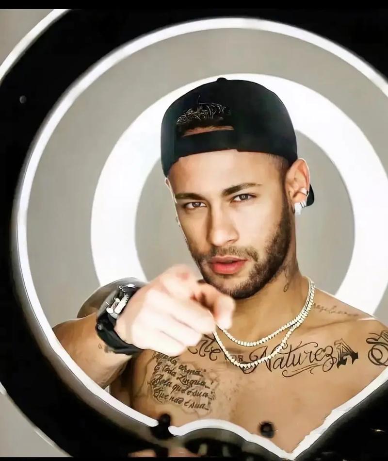 又伤了！巴萨官方：奥尔莫左肩脱臼，预计伤缺一个月（再遭伤病！巴萨官宣：奥尔莫左肩脱臼，预计缺阵一个月）