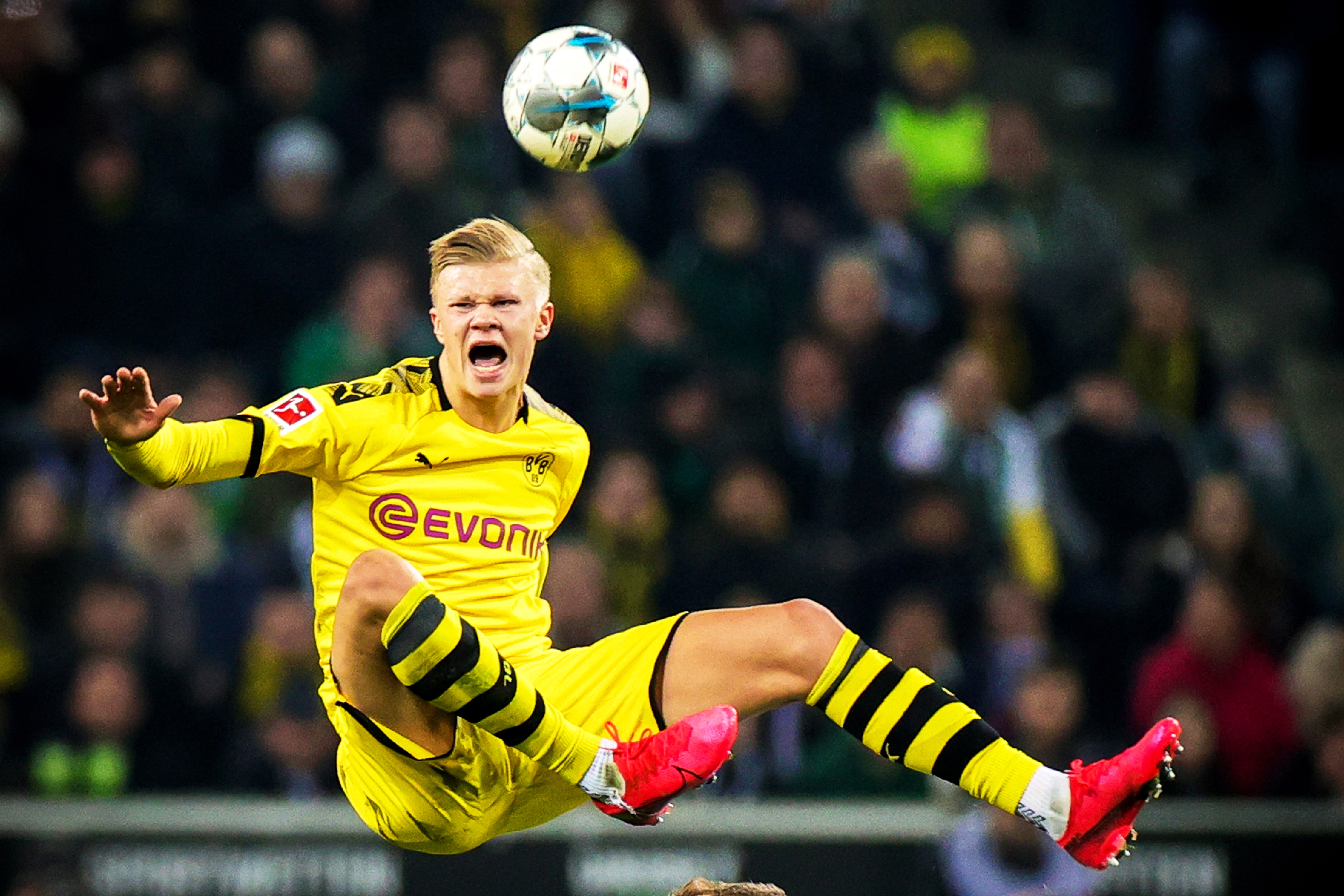 埃及主帅：萨拉赫的存在就是优势，我们将全力争胜以提前出线（埃及主帅：萨拉赫赋予球队优势，我们将全力取胜力争提前出线）