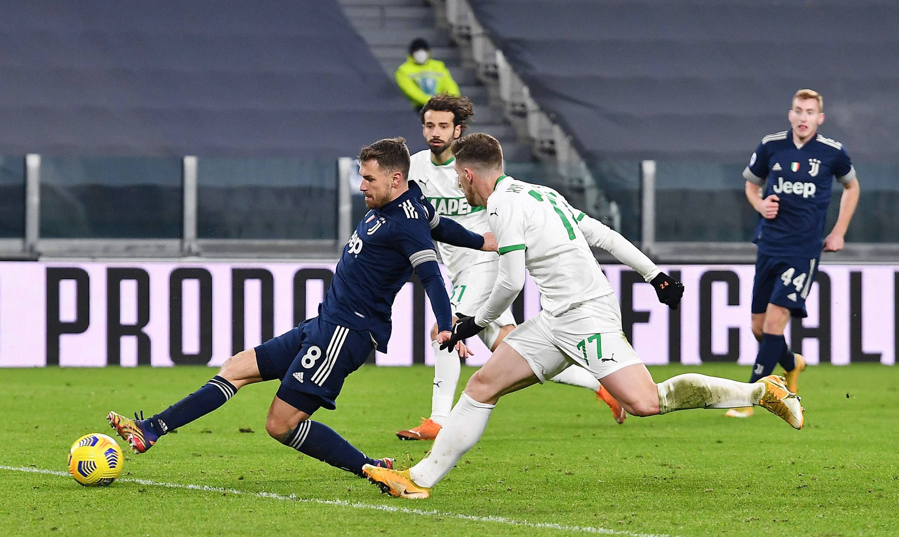 足球巴西名宿点评国足：需要更多年轻力量（巴西足坛名宿评国足：应注入更多年轻血液）