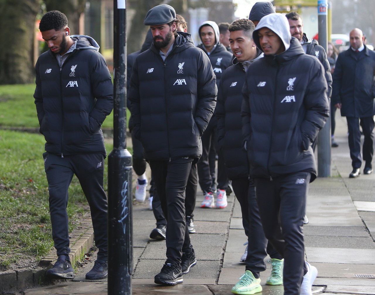 半场战报：本菲卡0-0勒沃库森，奥塔门迪中柱