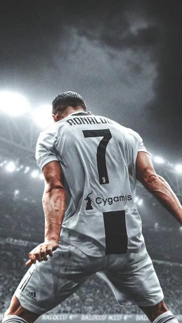 法媒：巴黎和里昂有意承办2028、2029欧联决赛，均已提交意向