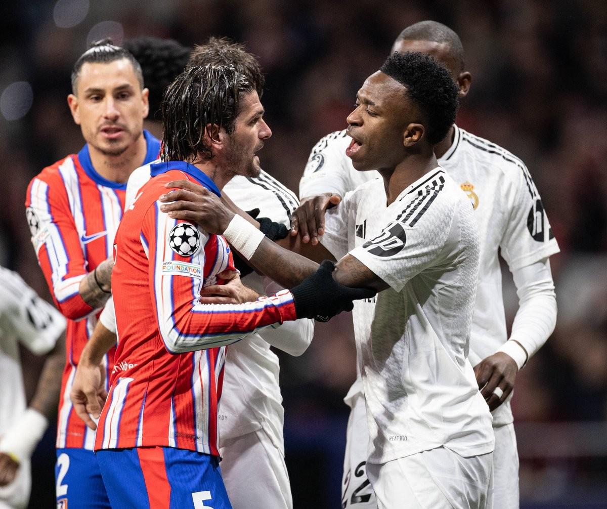 决胜局1扣3拦成奇兵！1.82米超星身体素质爆炸 二传主攻接应都能打