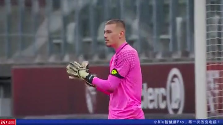 天空：谢什科在对热刺的比赛中膝盖受伤，将至少伤缺一个月（天空体育：谢什科对阵热刺膝盖受伤，至少缺阵一个月）