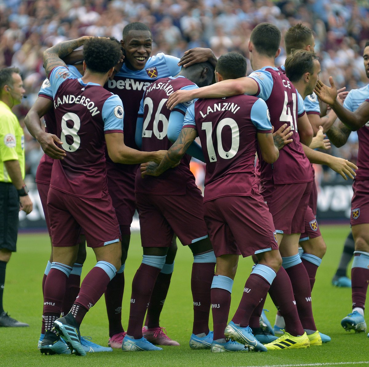 西海岸官方：俱乐部将在11月16日举办球迷开放日