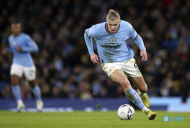 天空体育：贝洛蒂已返回卡利亚里继续治疗，预计明年春天复出