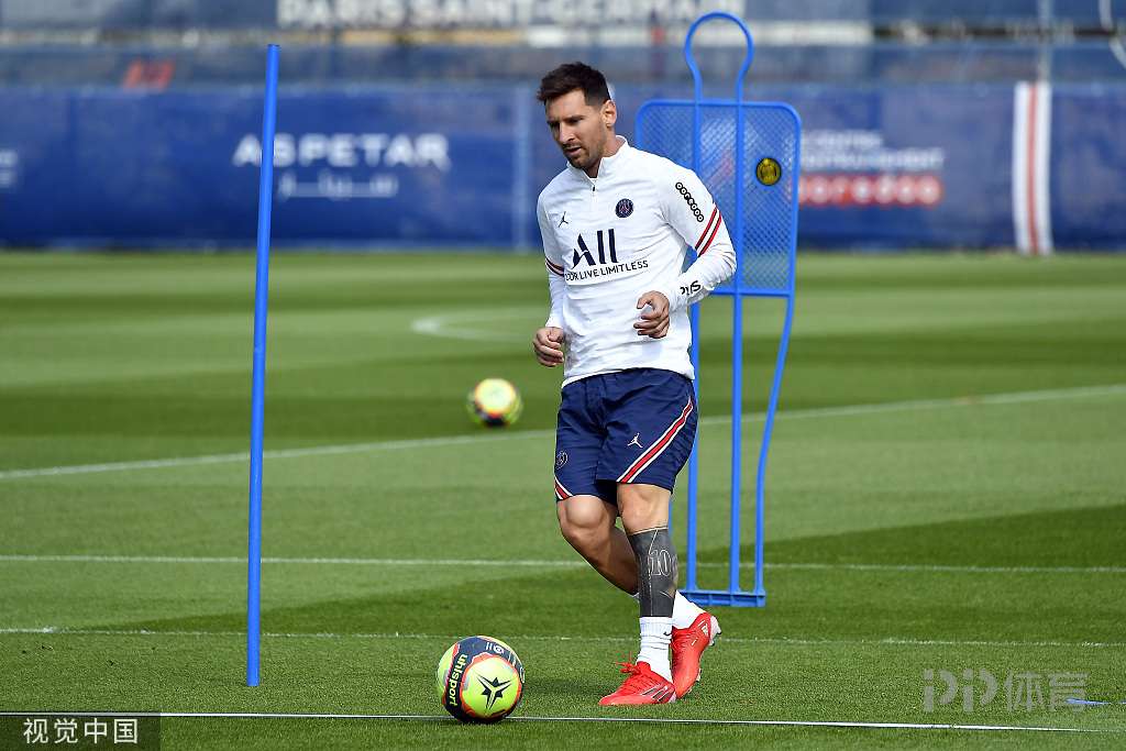 德媒：穆西亚拉和阿方索的恢复完全符合计划，目标是12月登场